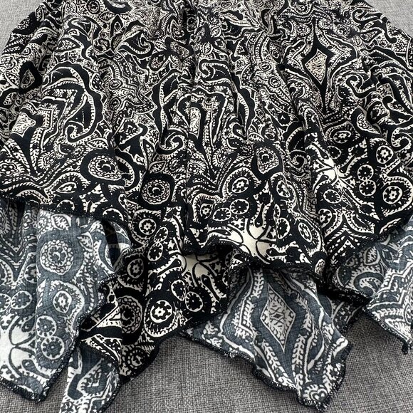 Abercrombie & Fitch Asymmetrical Skirt Black & White Medium Viscose Boho Elastic - Picture 10 of 11
